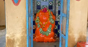 श्रीदेवनाथ स्मृती मंदिर, सुर्जी अंजनगाव - देशपांडे कुळात श्रीदेवनाथ महाराजांच्या अवताराची